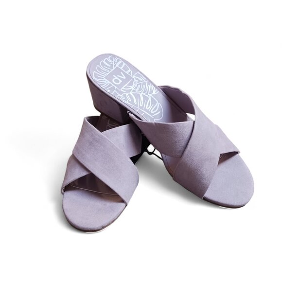 Dolce Vita Lilac Ashli Faux Suede Cross Band Block Heel Mules Sandals  Size 9.5 - Picture 2 of 12
